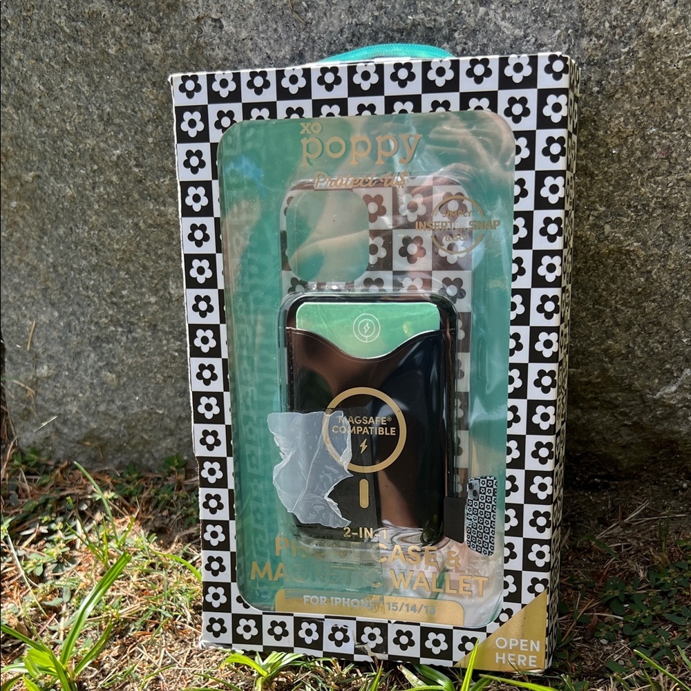 2-in-1 Black and Green Phone Case Wallet